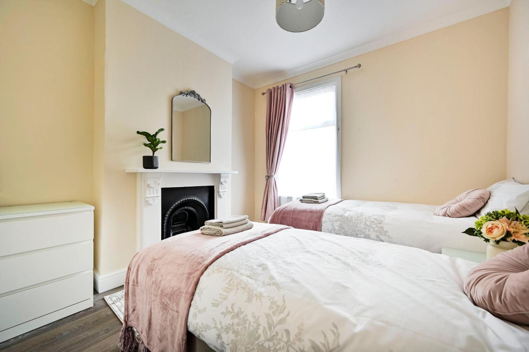 A Two Bedroom A Stride Away From Meridian Greenwich Londres Exterior foto